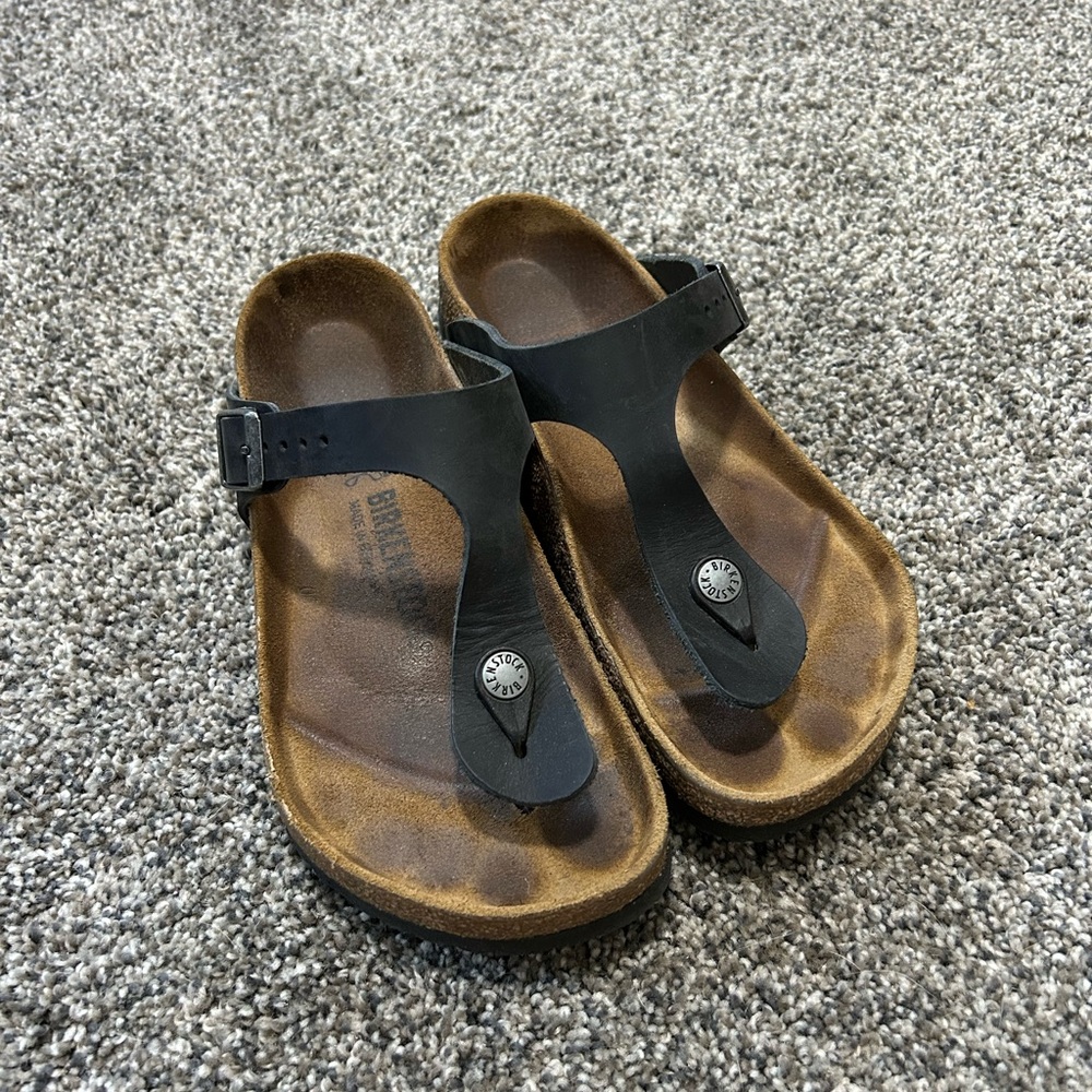 Black Leather Birkenstock Gizeh Size 38